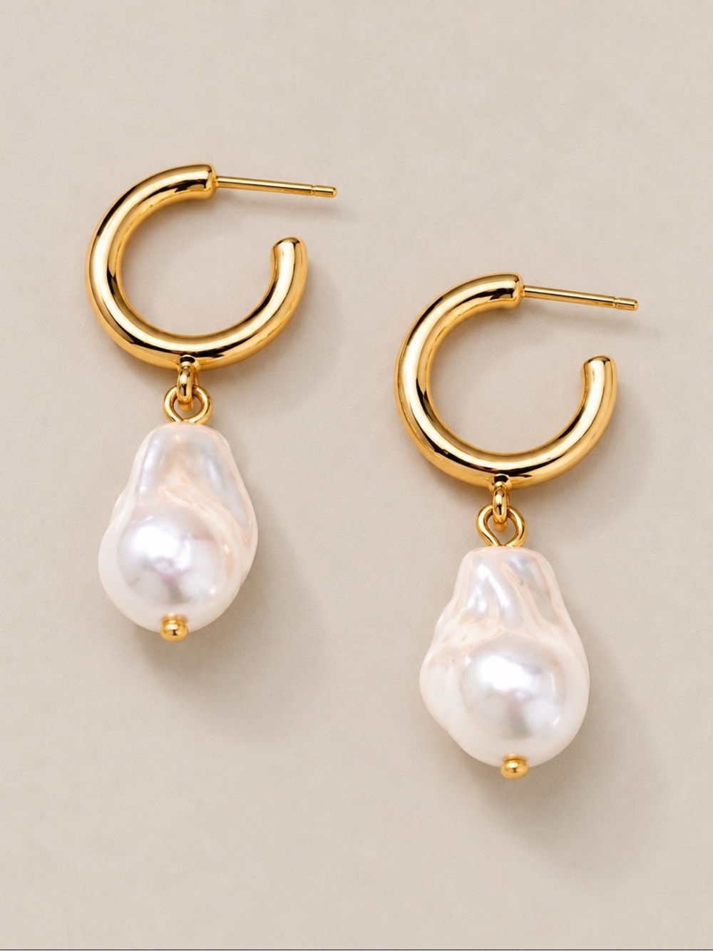 New! Gold Pearl Drop Earrings NWOT 5035